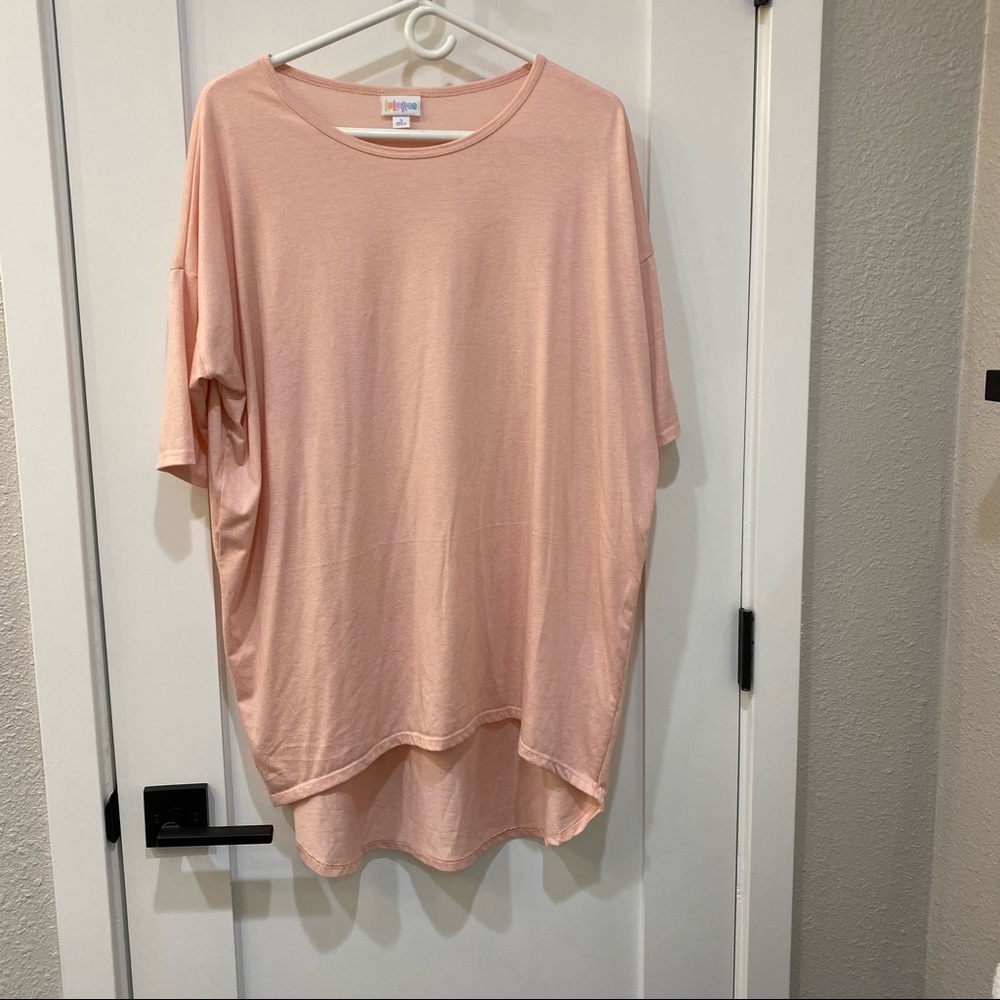 🔥3 for 20🔥 LuLaRoe Irma shirt. Peach, sz S.